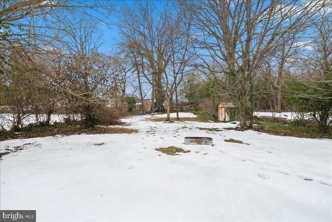 Building Photo - 6451 Maplewood Dr