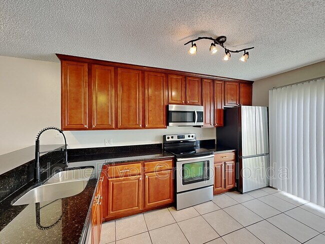 Building Photo - 3651 N Goldenrod Rd