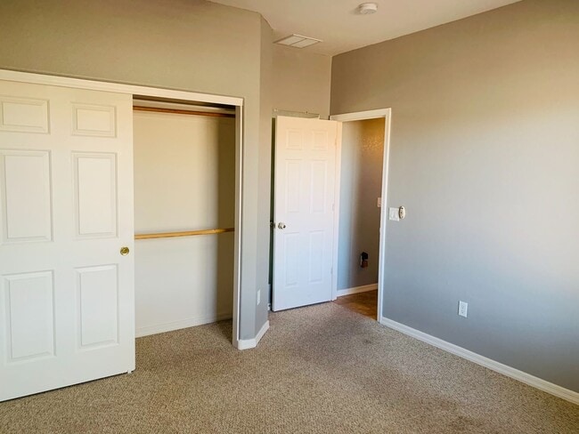 Building Photo - Rancho Sahuarita 4 bedroom 3 bath 2 story Home