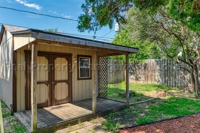 Building Photo - Stunning North Richland Hills
