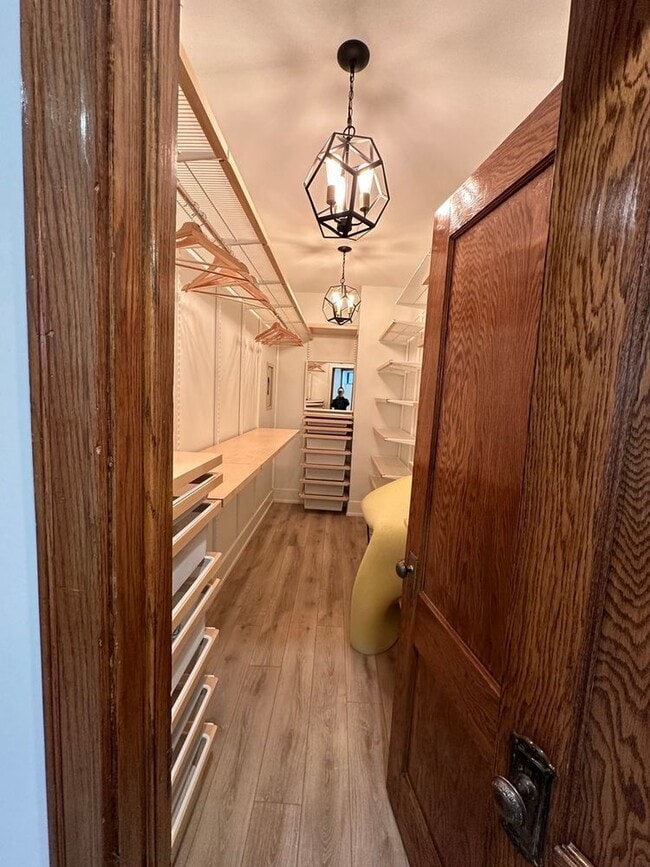 Building Photo - 1317 W Eddy St