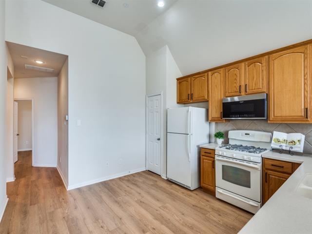Building Photo - 2113 Broadstone Dr