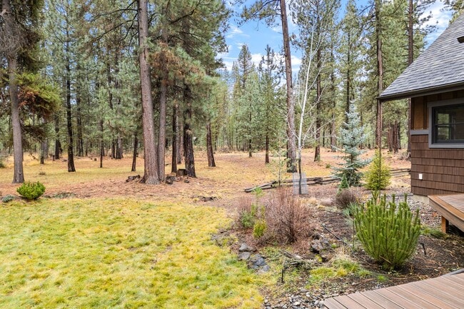 Building Photo - Unfurnished Peaceful River Retreat – Moder...