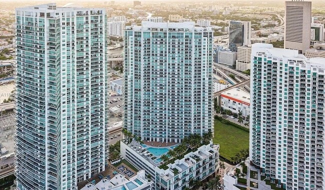 Building Photo - 90 SW 3rd St