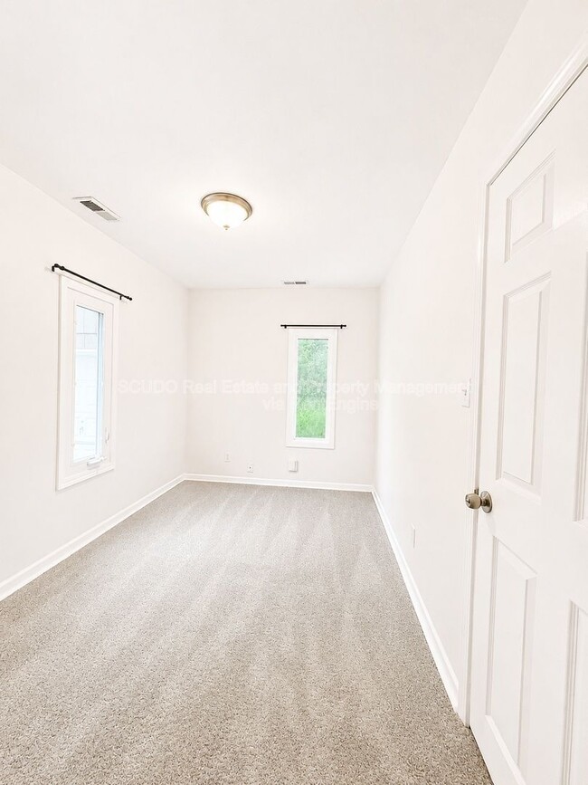 Building Photo - 8400 Greenwood Rd