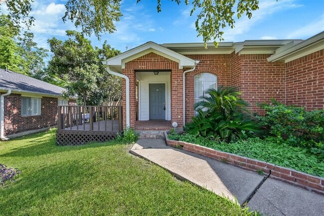 Building Photo - 10914 Waterview Cir