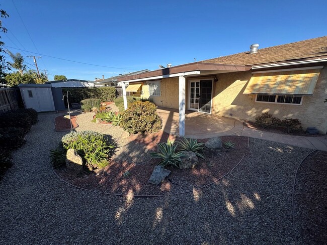 Building Photo - Charming East Ventura Home