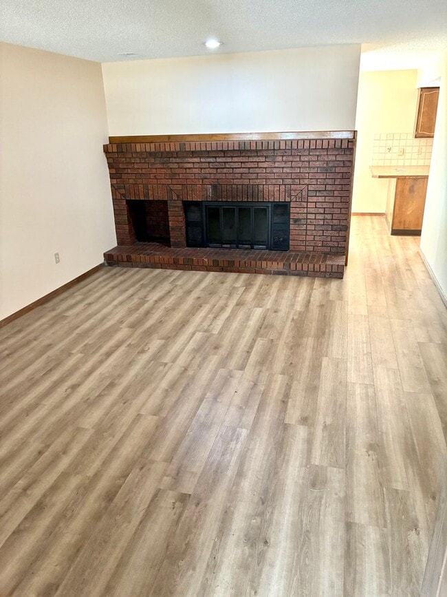 Building Photo - 2840 W 21st St