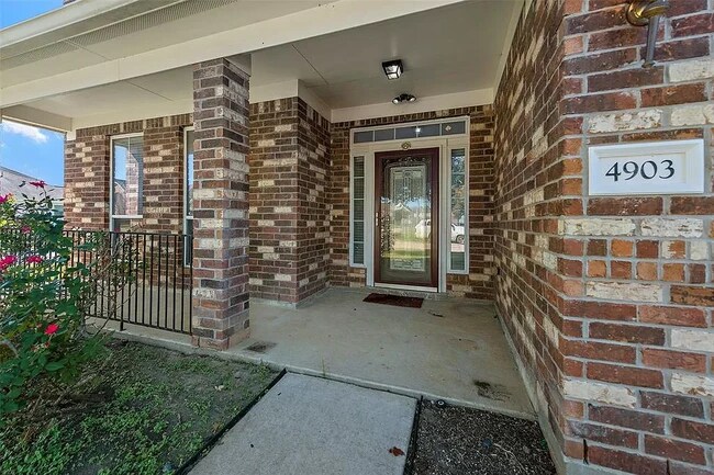 Front porch - 4903 Ibis Lake Ct