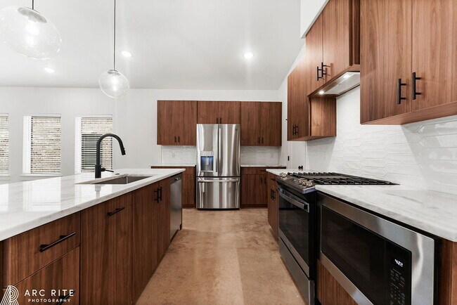 Building Photo - Pre-Leasing Fall of 2026!! Luxury Homes!!