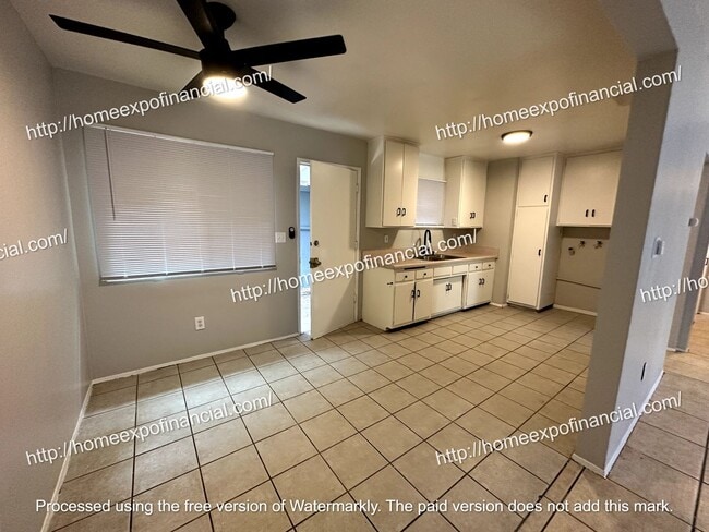 Building Photo - 25256 1/2 E Bessant St