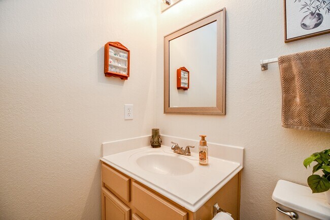 Building Photo - 18114 Waverly Hollow Ln