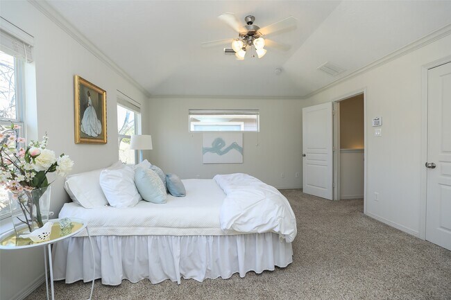 Building Photo - 1311 Bingham St