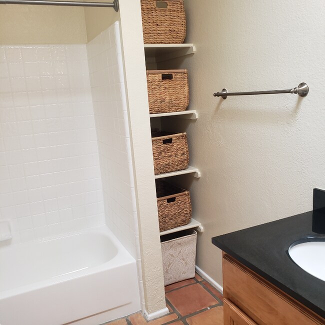 Building Photo - 7946 E Sabino Sunrise Cir