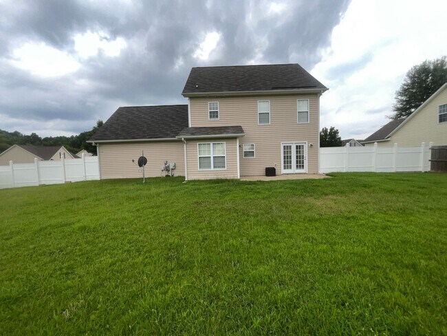 Building Photo - 223 Lochwood~The Hollies at Westgate