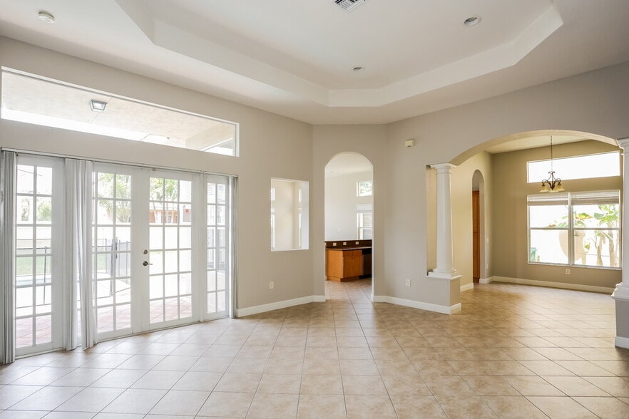 Building Photo - 5378 SW 183rd Ave