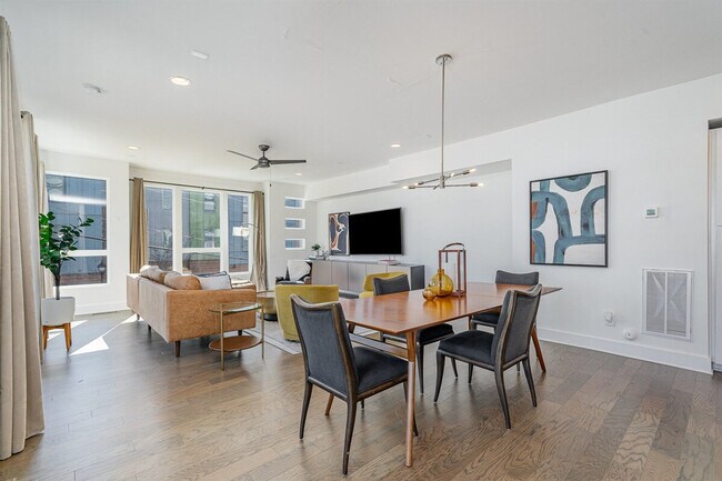 Building Photo - 1659 Duckworth Ave