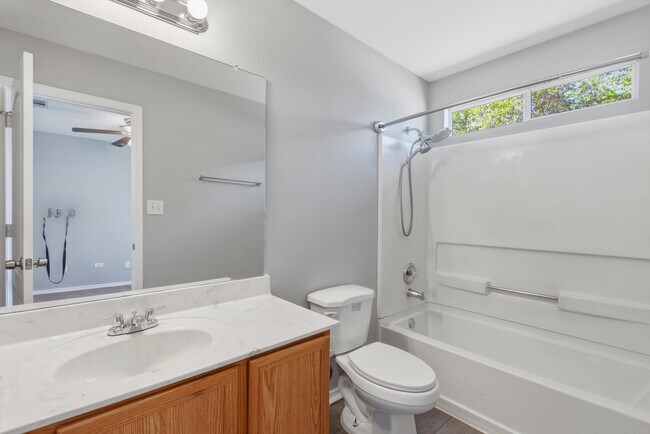 Building Photo - 3007 Spice Meadow