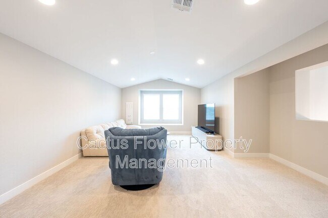 Building Photo - 3130 E Alicia Dr