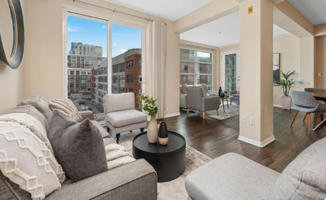 Primary Photo - Fantastic Penthouse Unit Downtown Marina D...