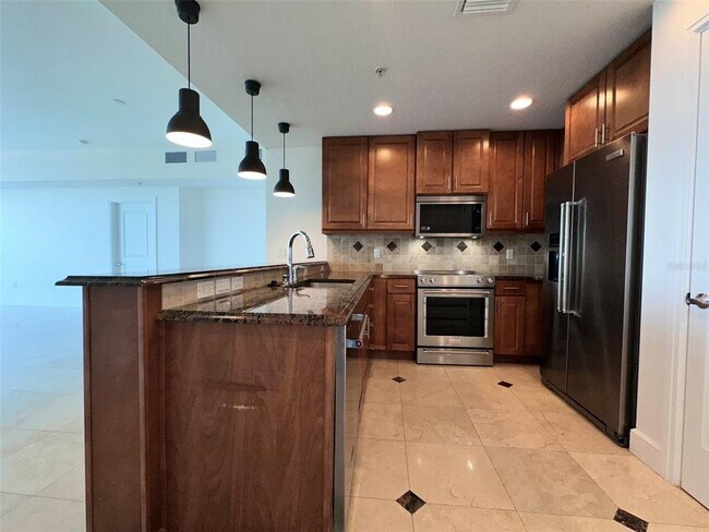 Building Photo - 101 S Eola Dr