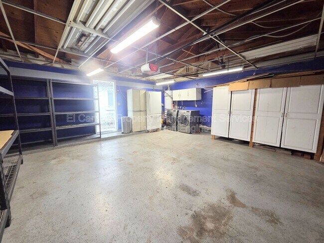 Building Photo - 8901 Serapis Ave