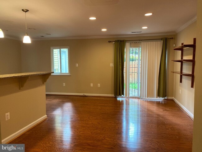 Building Photo - 7621 Swan Terrace