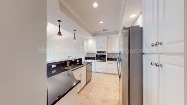 Building Photo - 330 N Shore Cir