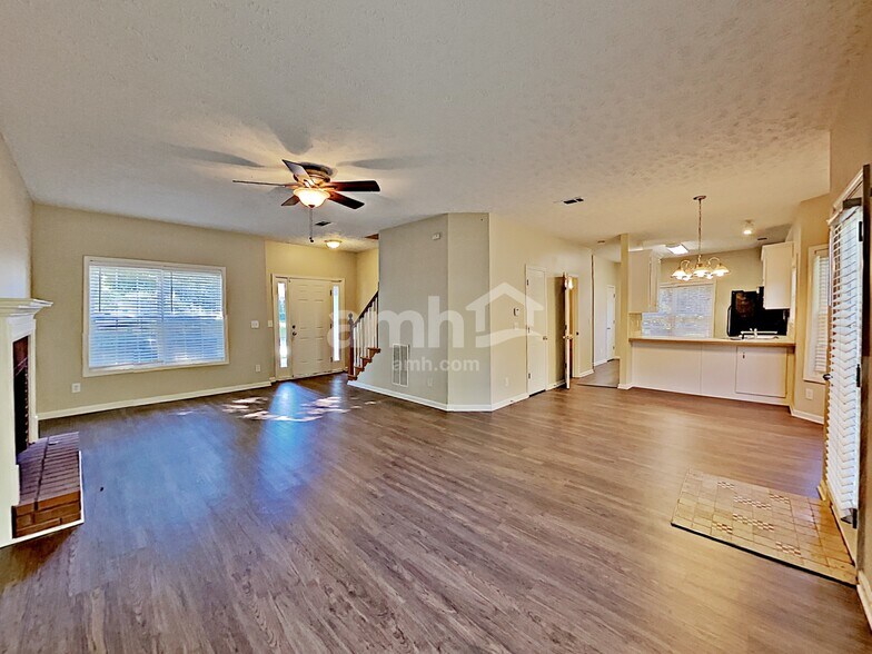 Building Photo - 117 Carl Barrett Dr