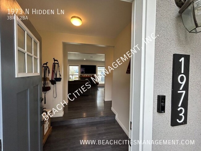 Building Photo - 1973 N Hidden Ln