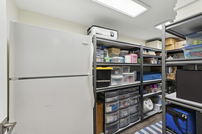Building Photo - 770 N 1000 E