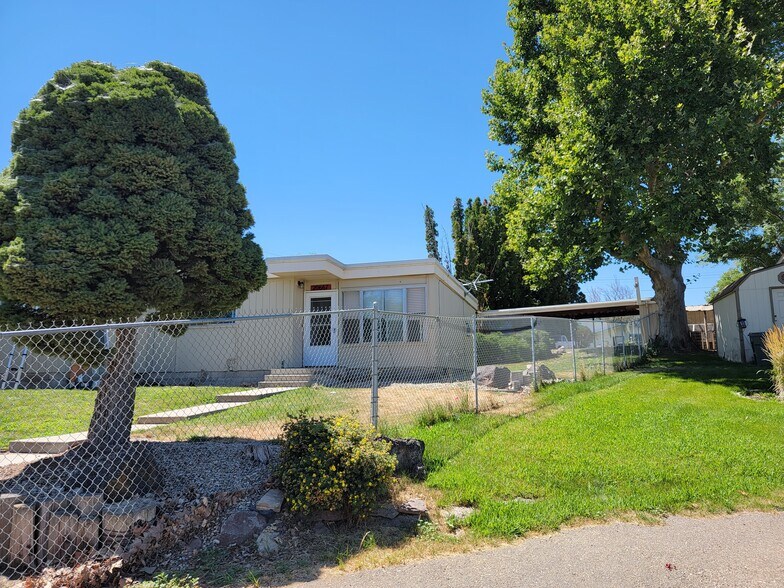 Street view of Unit #3 - 20667 Antrim Dr