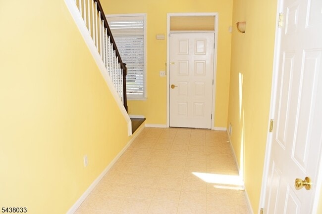Building Photo - 125 Springhill Dr