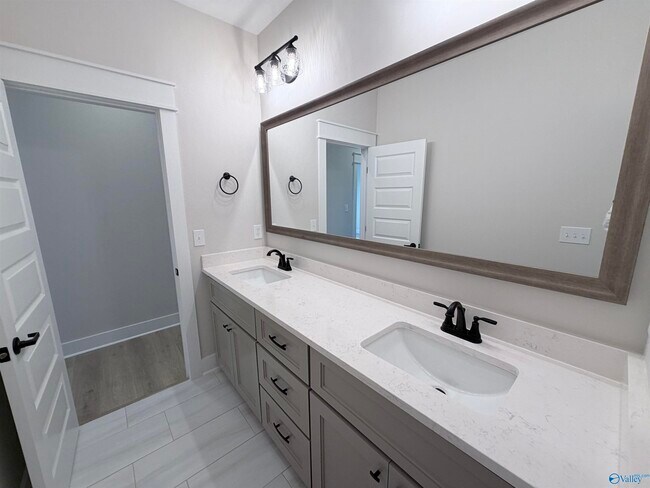 Building Photo - 2110 Sevenbark Br SW