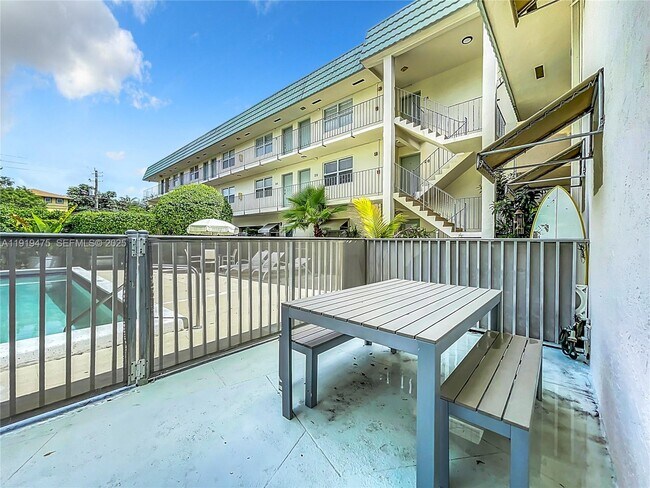 Building Photo - 651 NE 60th St