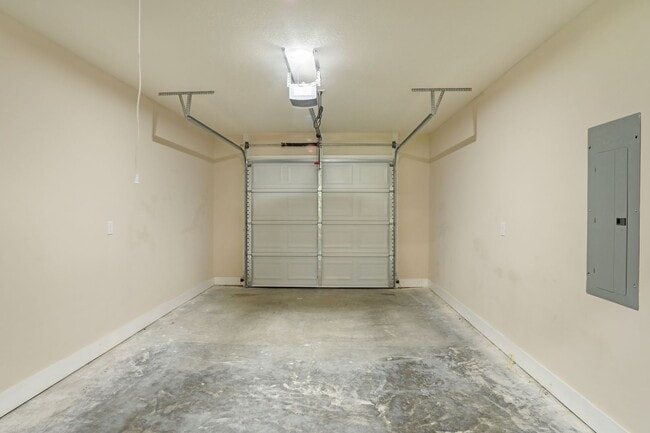 Building Photo - 3bd 2ba HOME FOR RENT!