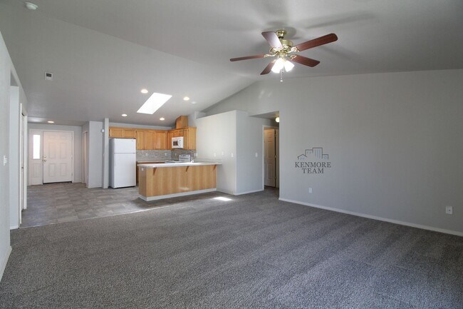 Building Photo - 7611 Pender Dr