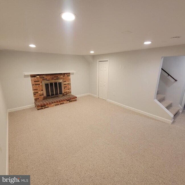 Building Photo - 18320 Metz Dr