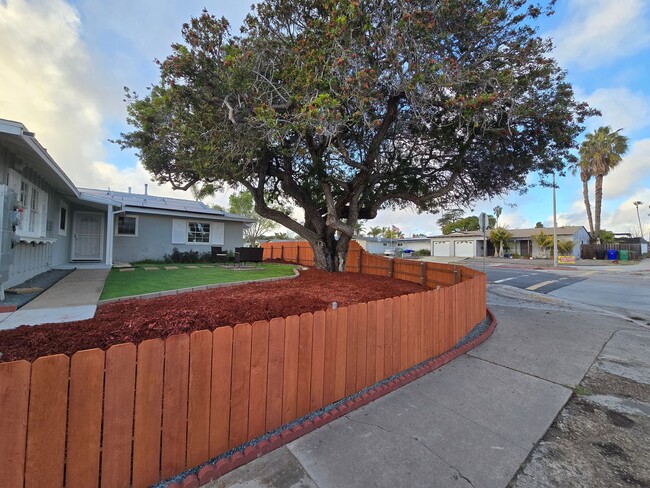 Building Photo - Beautiful single story 3 bedroom home in a...