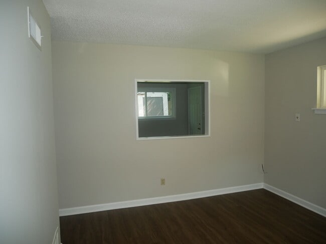 Building Photo - 6465 Southbridge Cove