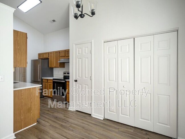 Building Photo - 147 Danzid Dr
