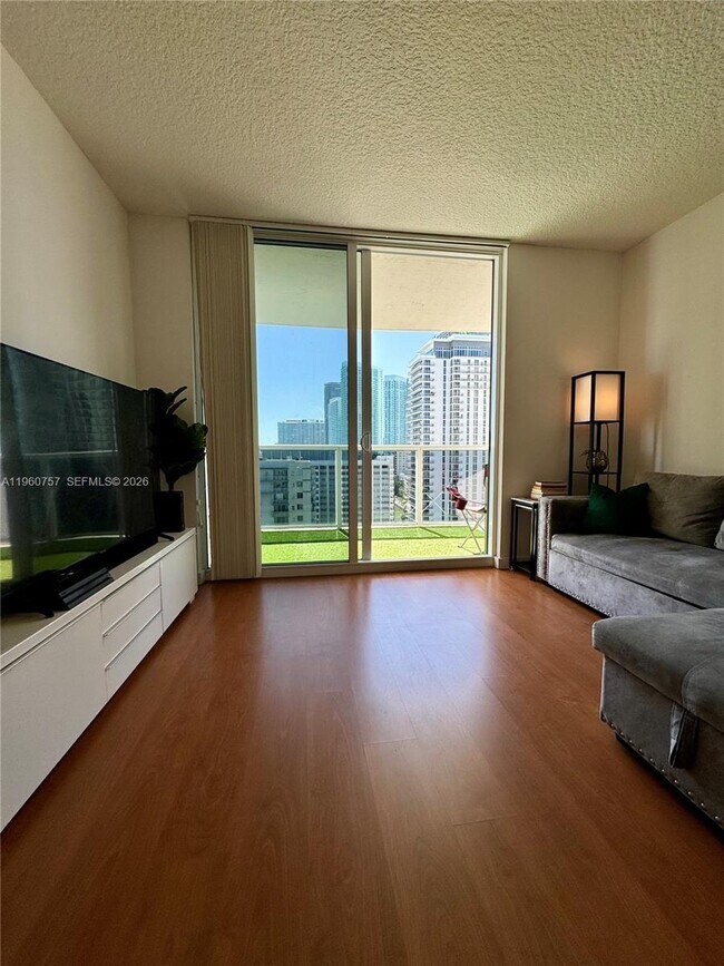 Building Photo - 601 NE 23rd St