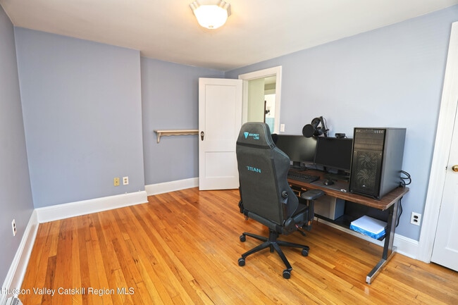 Building Photo - 208 Lucas Ave