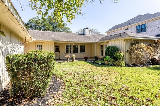 Building Photo - 2114 Walnut Bend Ln