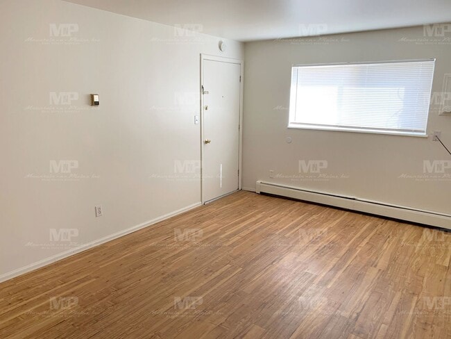 Building Photo - 2909 Sumac St