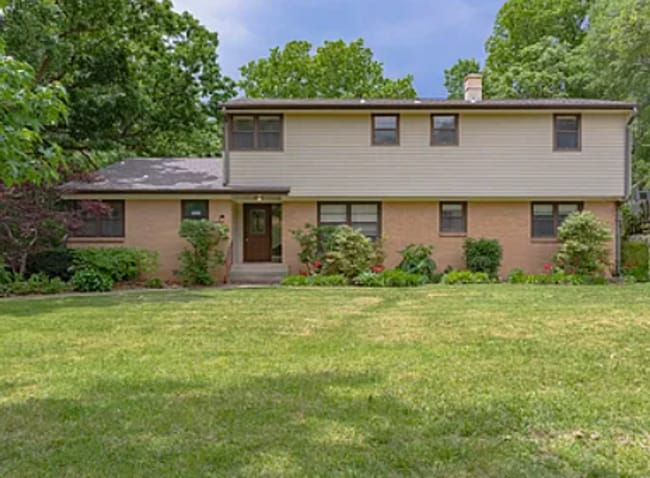 Building Photo - Beautiful 4 Bedroom / 3 Bath Home in the Heart of Manhattan, KS – Large Yard & Close to Campus