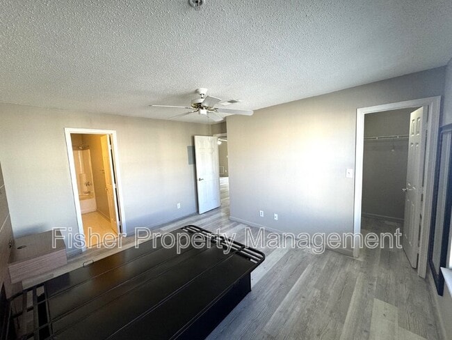 Building Photo - 830 Brassie Ln