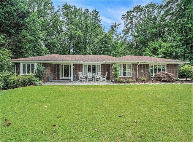 Building Photo - 1620 Stonecliff Dr