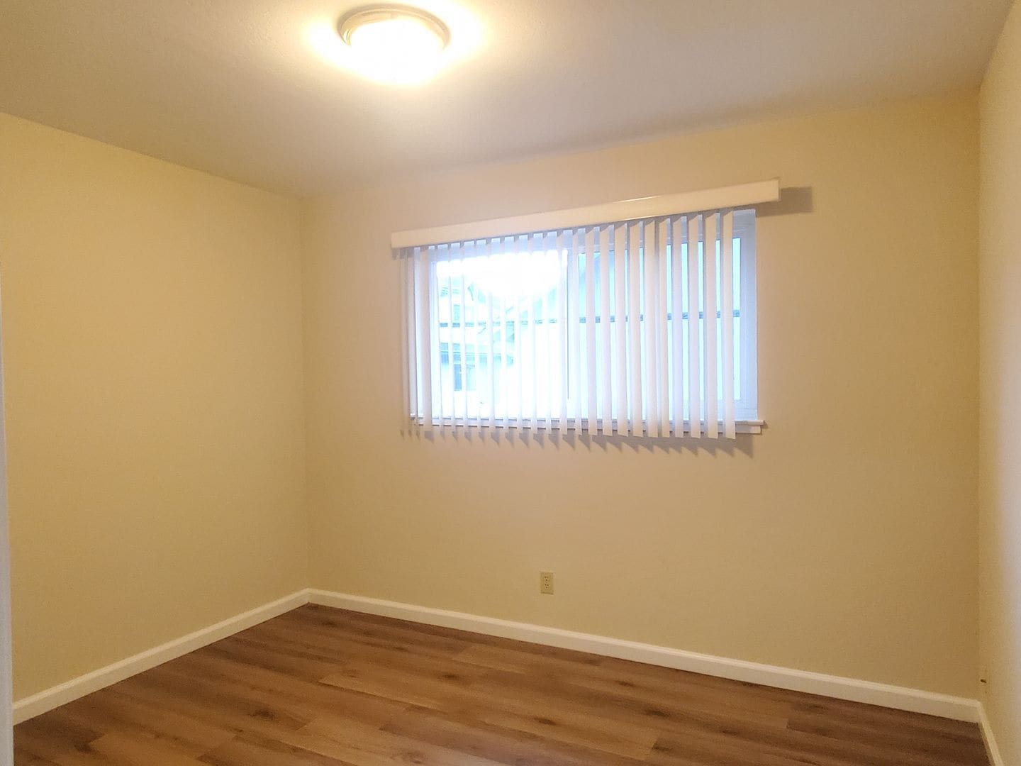 Building Photo - 844 Maryann Dr