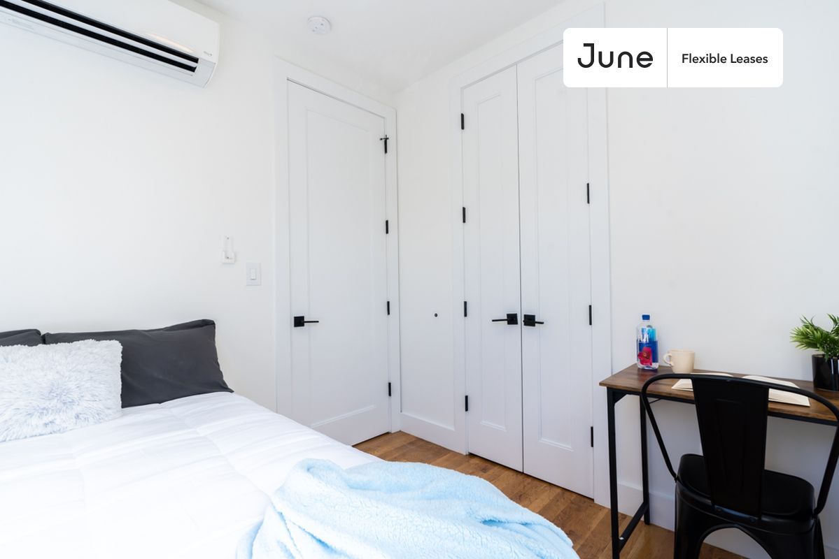 Building Photo - Enchanting ROOM at The Seneca House